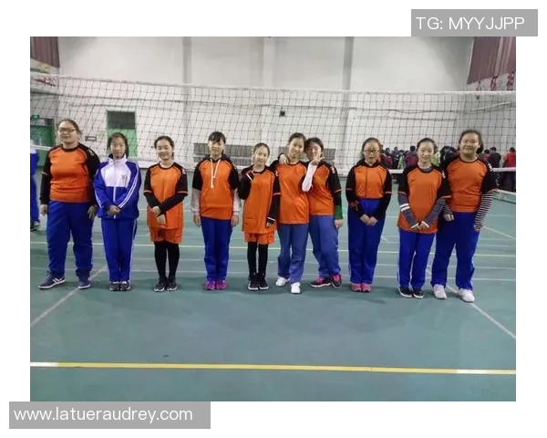 杨丽的排球人生:从赛场拼搏到心灵成长的对话分享 杨丽的排球人生:从赛场拼搏到心灵成长的对话分享