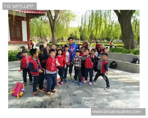 南京街舞队在运动街舞节奏比赛中创新高展现体育精神与团队风采 南京街舞队在运动街舞节奏比赛中创新高展现体育精神与团队风采